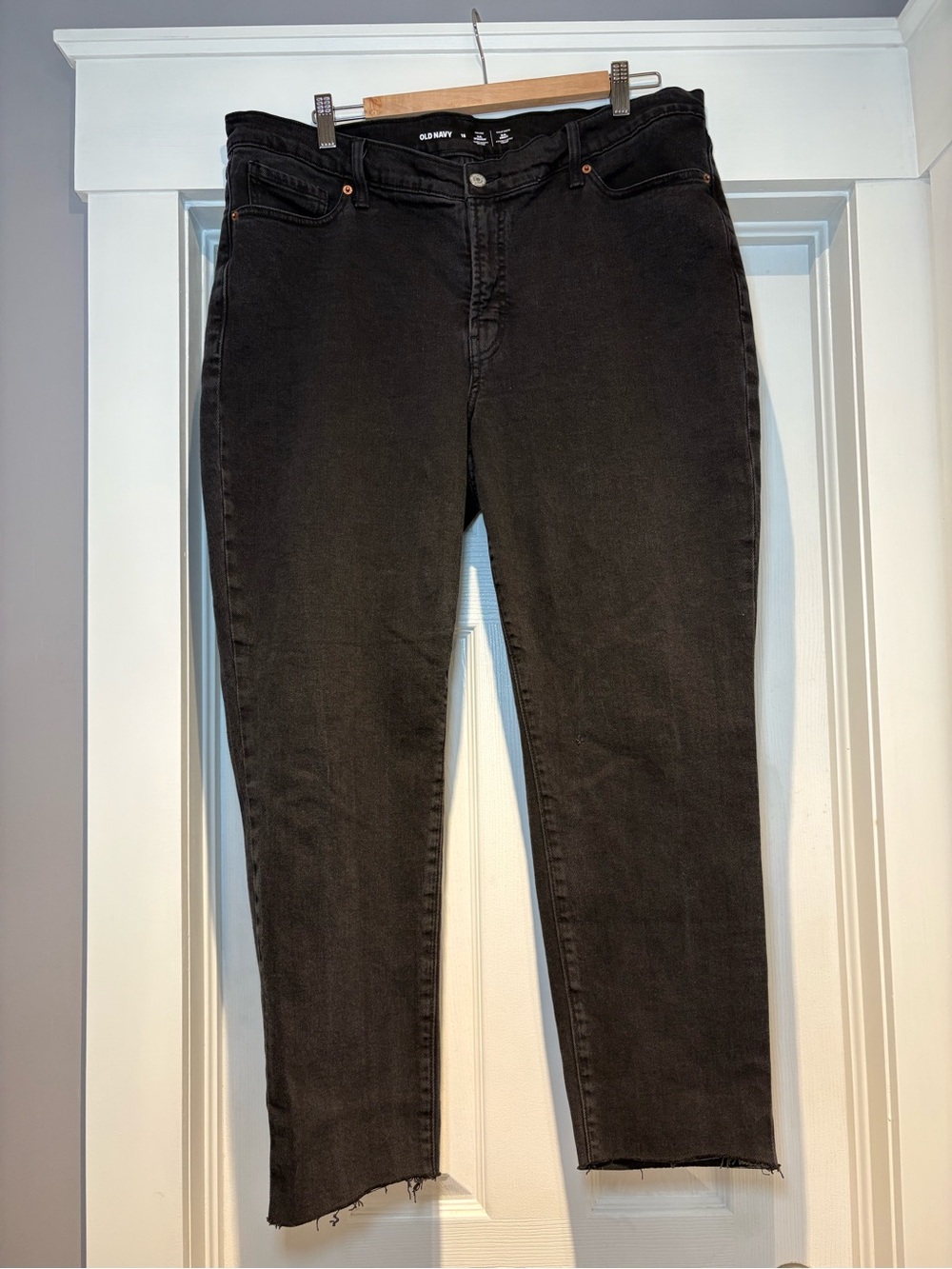Old Navy Black Cropped High-Rise Skinny Jeans